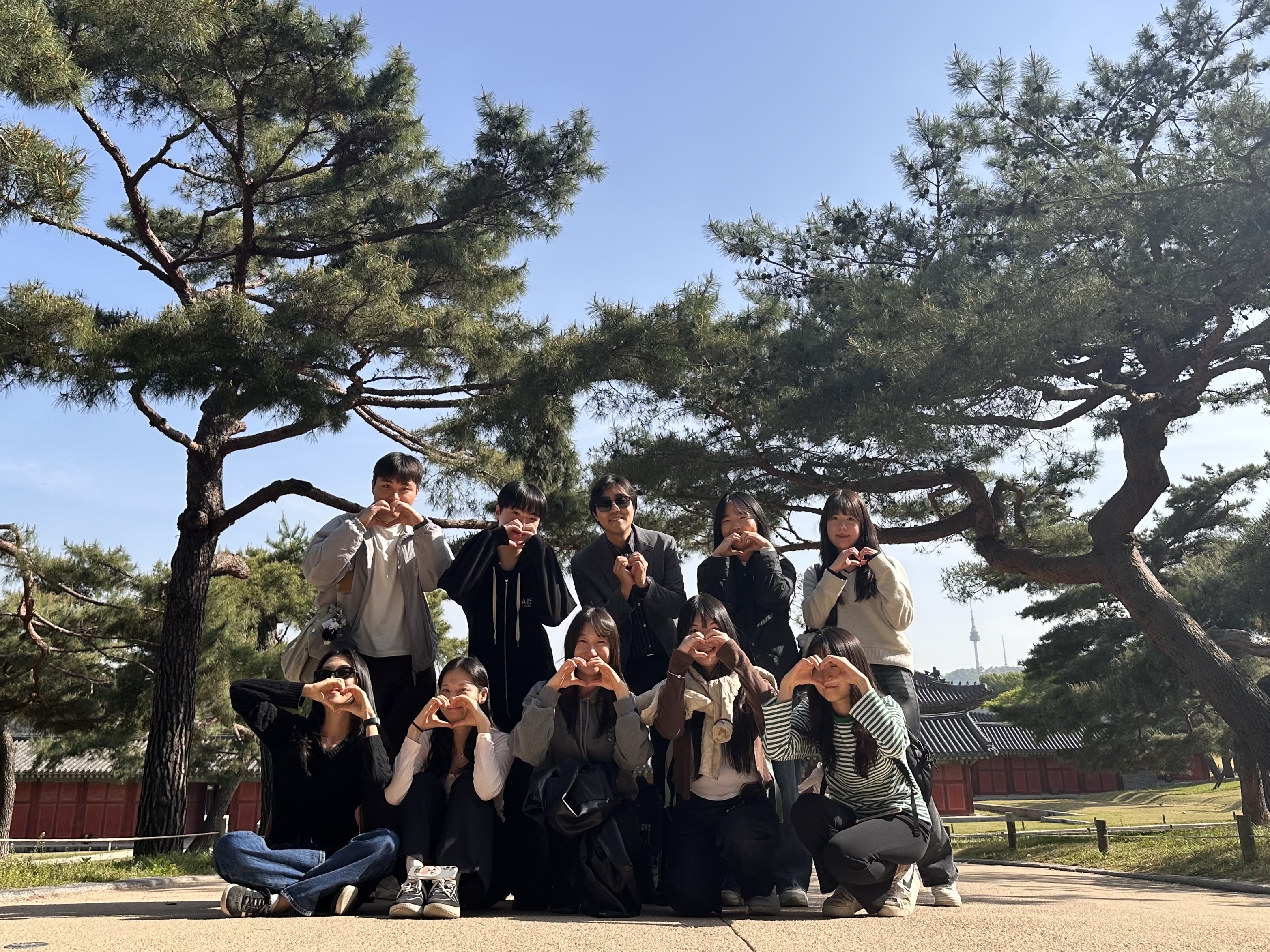 2026년 4월 랩미팅 – 창경궁 산책과 카페 수다로 봄을 만끽하다